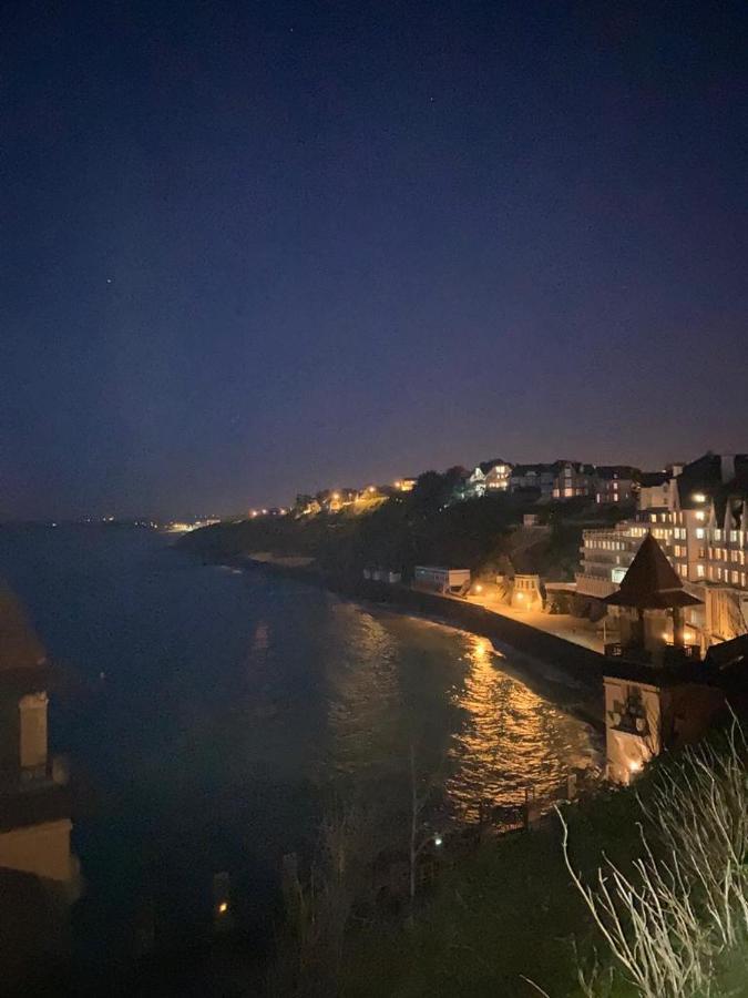 Les Roches Grises, Luxueuse Villa Face Mer, 4Etoiles, Spa Et Jardin Panoramique, Societe La Clef Decamp Гранвиль Экстерьер фото